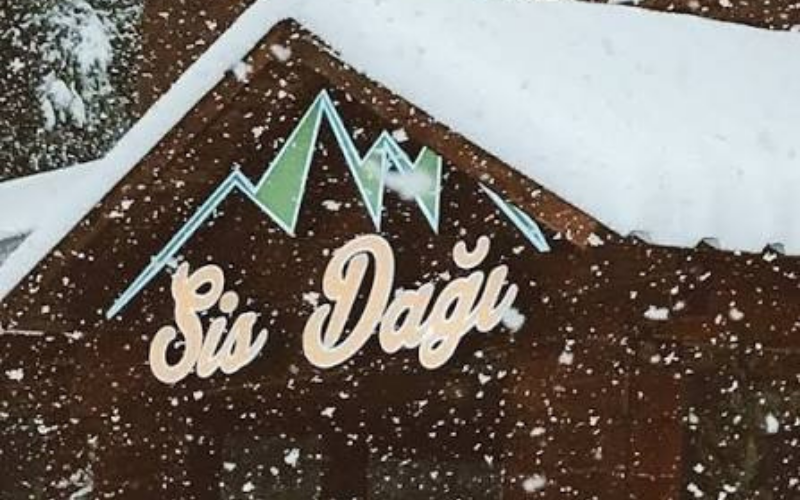 Bulutların İçinde Mistik Bir Doğa Molası: Sis Dağı Kartepe