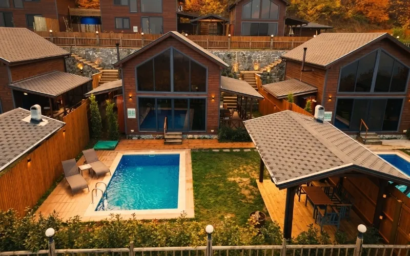 Göl Manzaralı Ve Özel Havuzlu Standart Bungalov